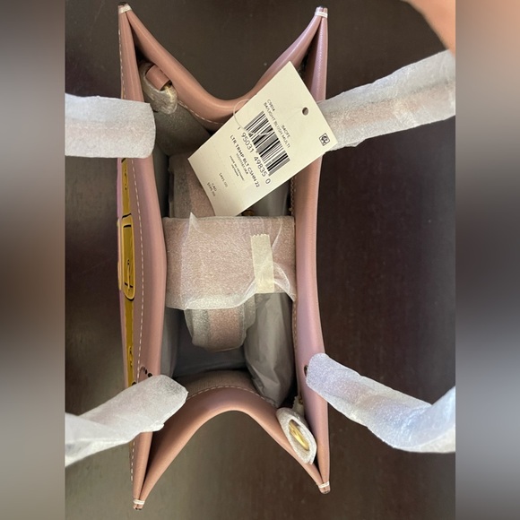 NWT COACH Cashin Carry 22 With Trompe L'Oeil Print - Picture 7 of 13